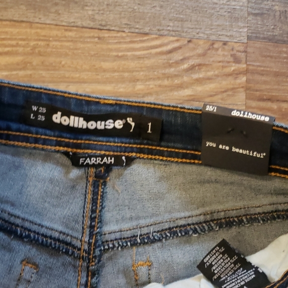 Dollhouse Farrah distressed Jeans size 1 - Picture 3 of 6